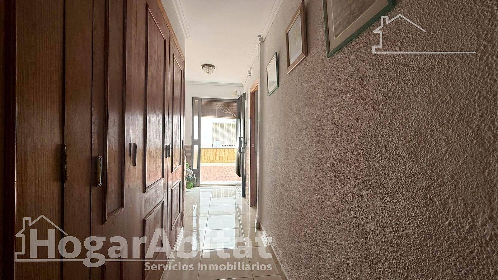 4 bedroom Townhouse for sale in Gandia - € 250,000 (Ref: 10132087)