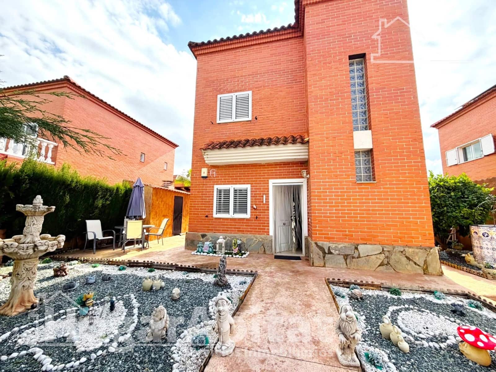 3 soveværelse Villa til salg i Moncada med garage - € 450.000 (Ref: 10139795)