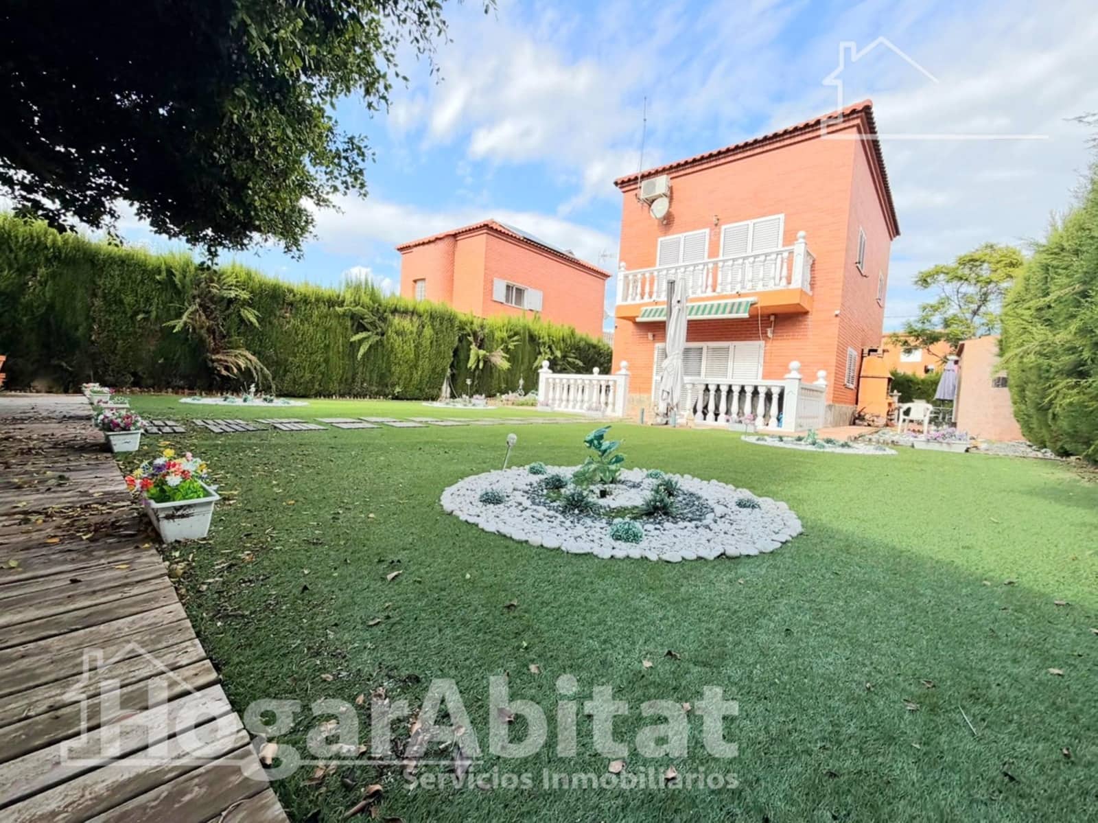3 soveværelse Villa til salg i Moncada med garage - € 450.000 (Ref: 10139795)