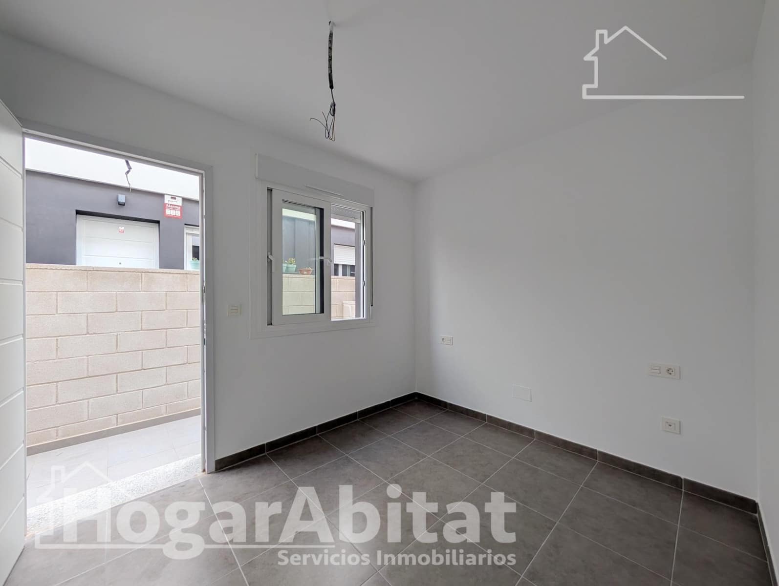 2 slaapkamer Rijtjeshuis te koop in Gran Alacant met zwembad garage - € 274.800 (Ref: 10147210)
