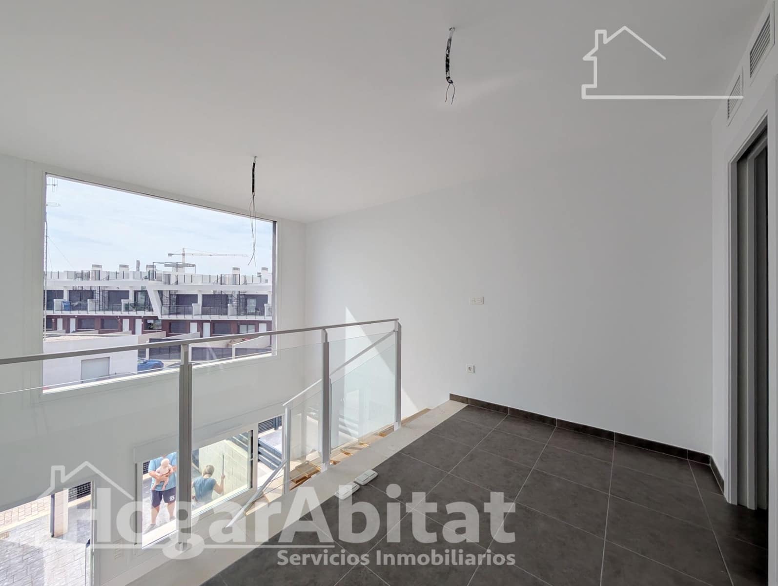 2 slaapkamer Rijtjeshuis te koop in Gran Alacant met zwembad garage - € 274.800 (Ref: 10147210)