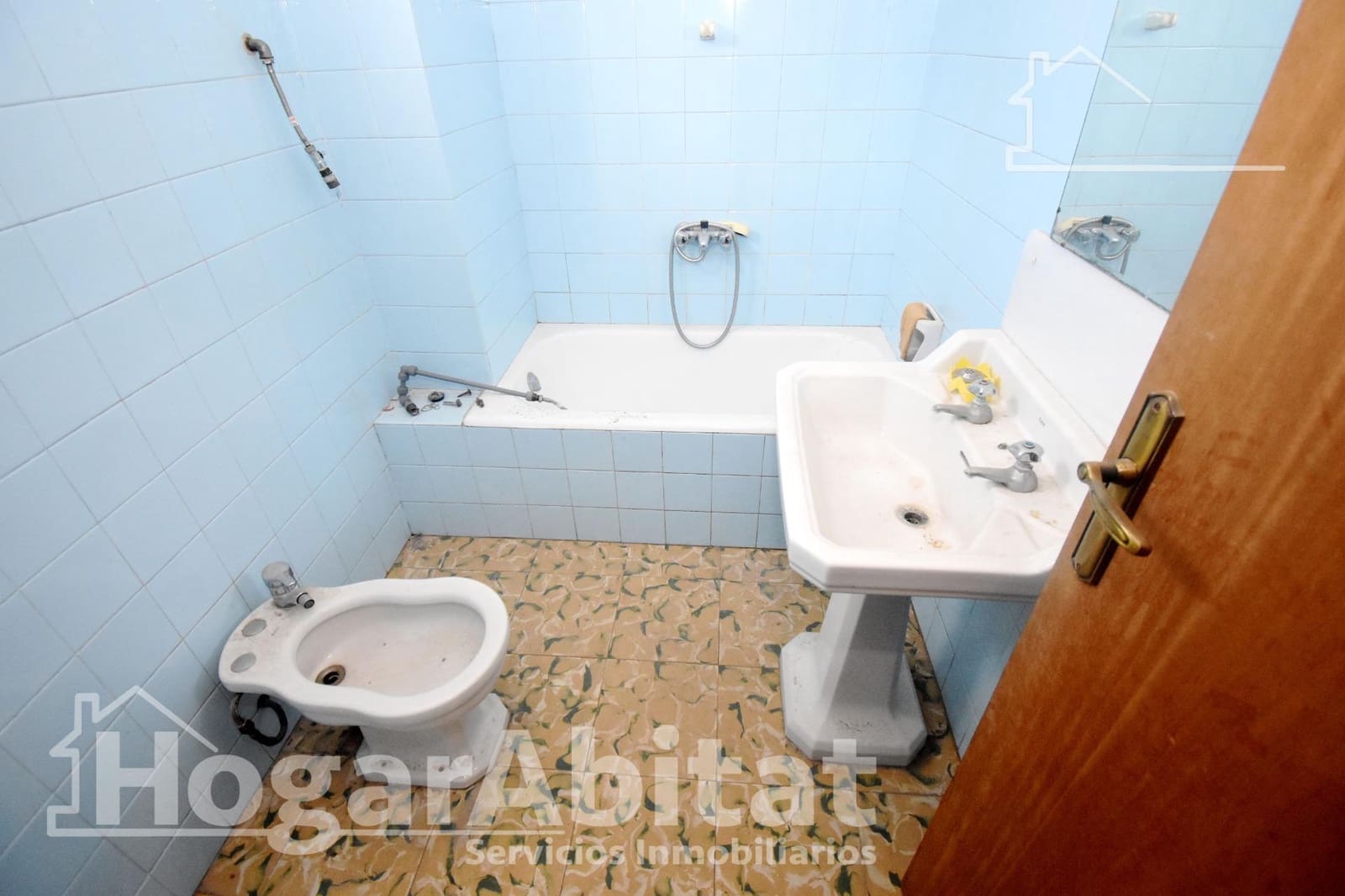 6 bedroom Townhouse for sale in Almassora / Almazora - € 150,000 (Ref: 10155404)