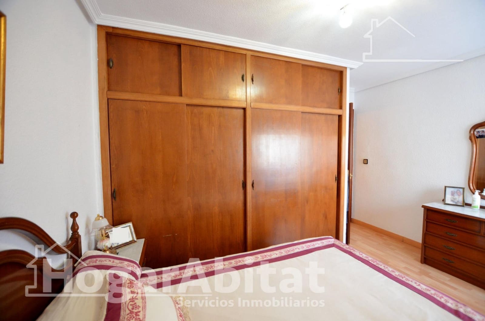 4 slaapkamer Flat te koop in Alicante stad - € 140.000 (Ref: 10161568)