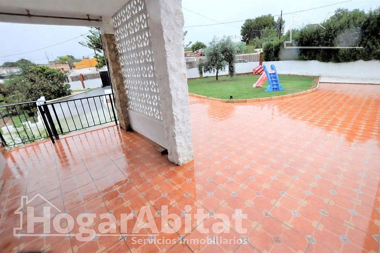 4 slaapkamer Villa te koop in Betera met zwembad garage - € 380.000 (Ref: 10165102)
