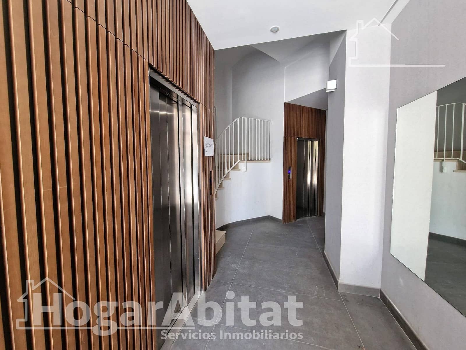 Piso de 4 habitaciones en València ciudad en venta con garaje - 405.000 € (Ref: 10168516)