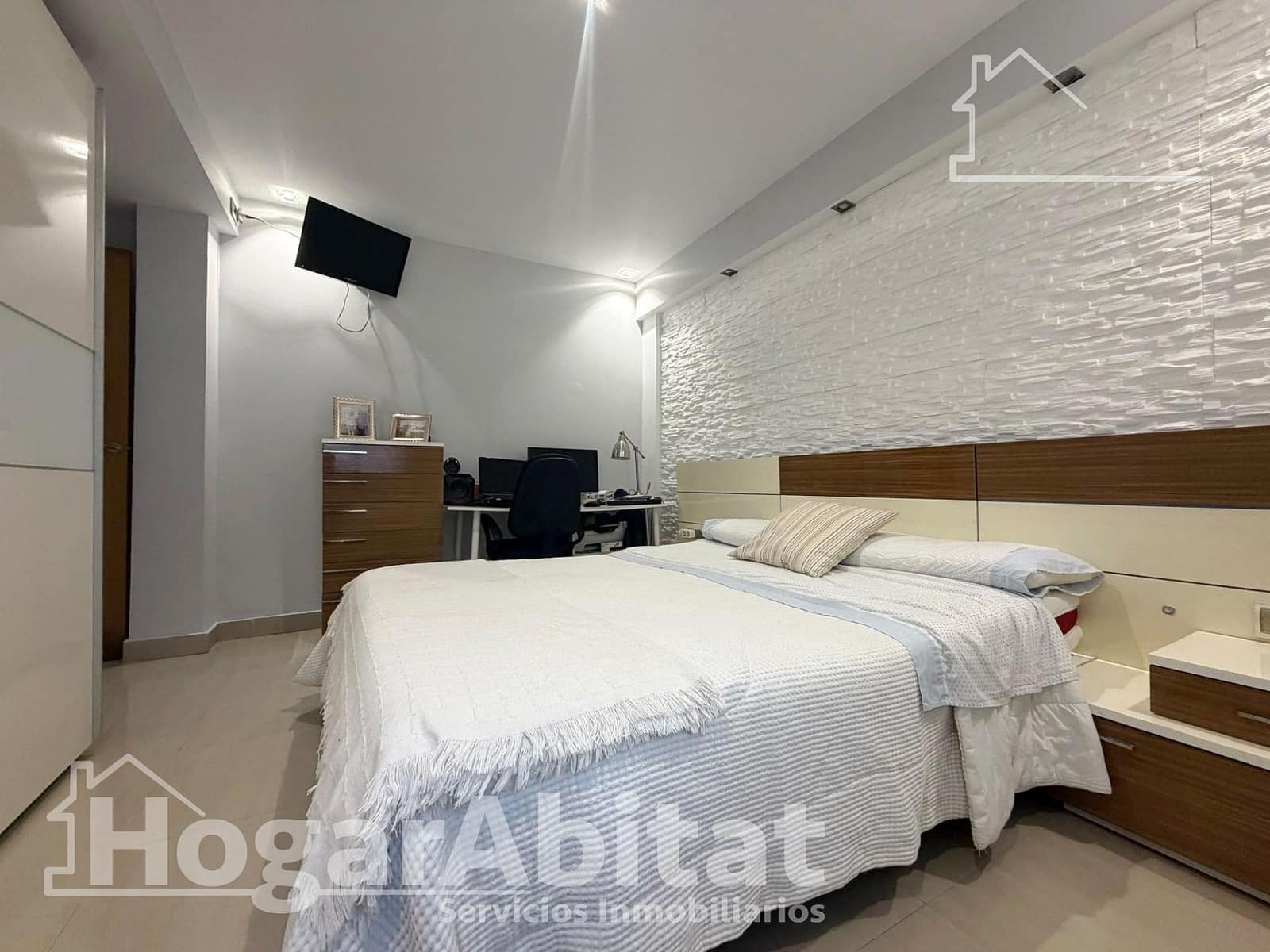 Piso de 3 habitaciones en Paterna en venta - 219.000 € (Ref: 10174037)