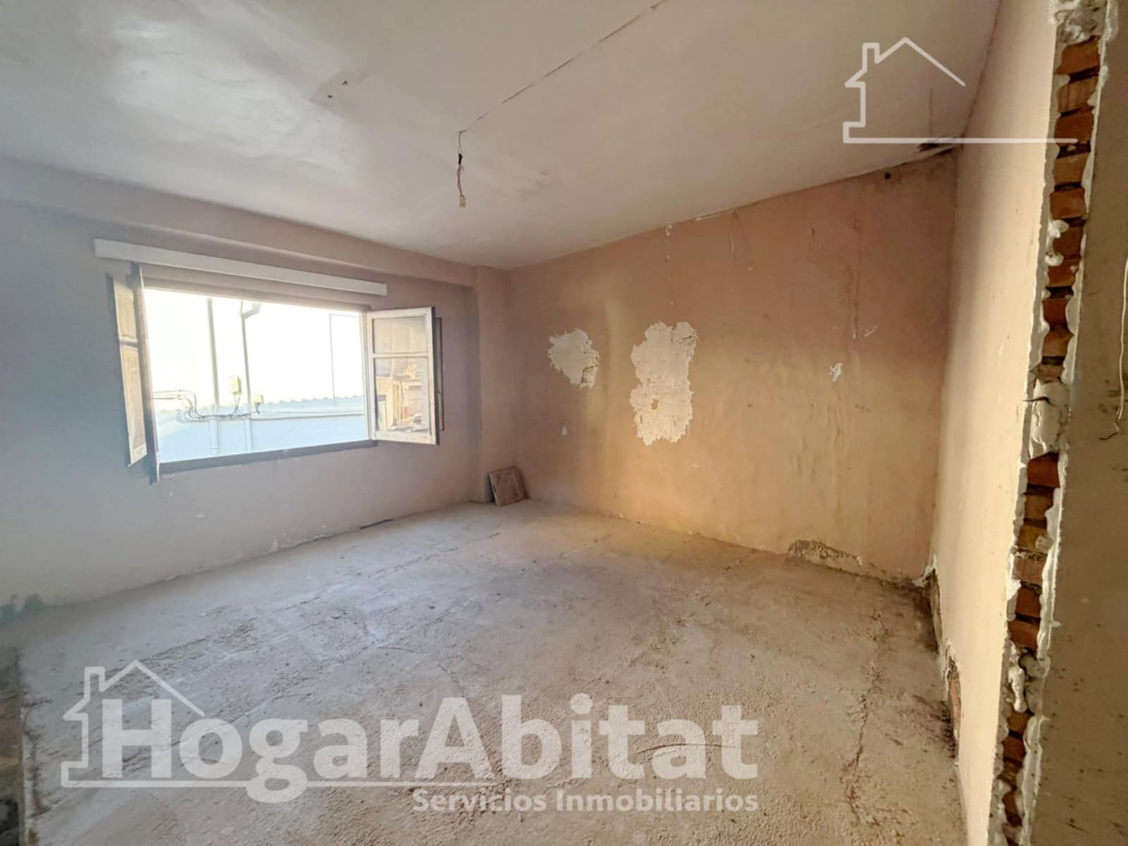Casa de 2 habitaciones en Chiva en venta - 62.000 € (Ref: 10174057)