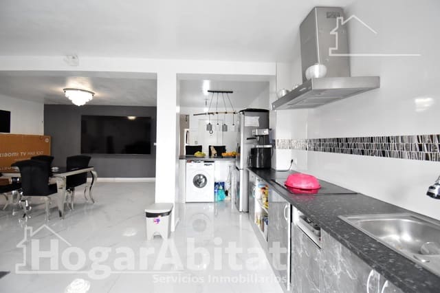 Piso de 3 habitaciones en Gandia en venta - 150.000 € (Ref: 10177279)