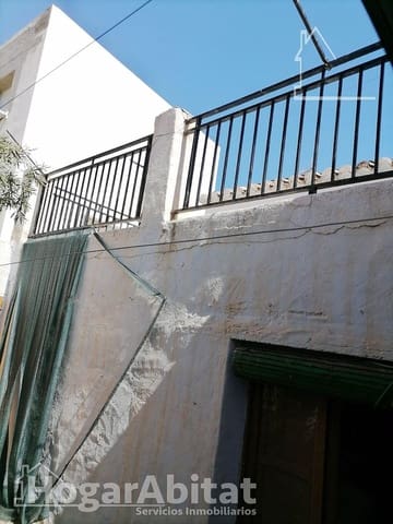 5 bedroom Villa for sale in Oria with garage - € 130,000 (Ref: 10183007)