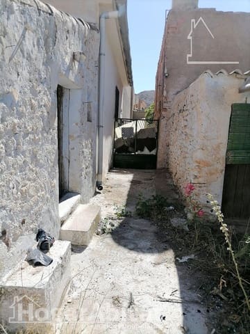 5 bedroom Villa for sale in Oria with garage - € 130,000 (Ref: 10183007)