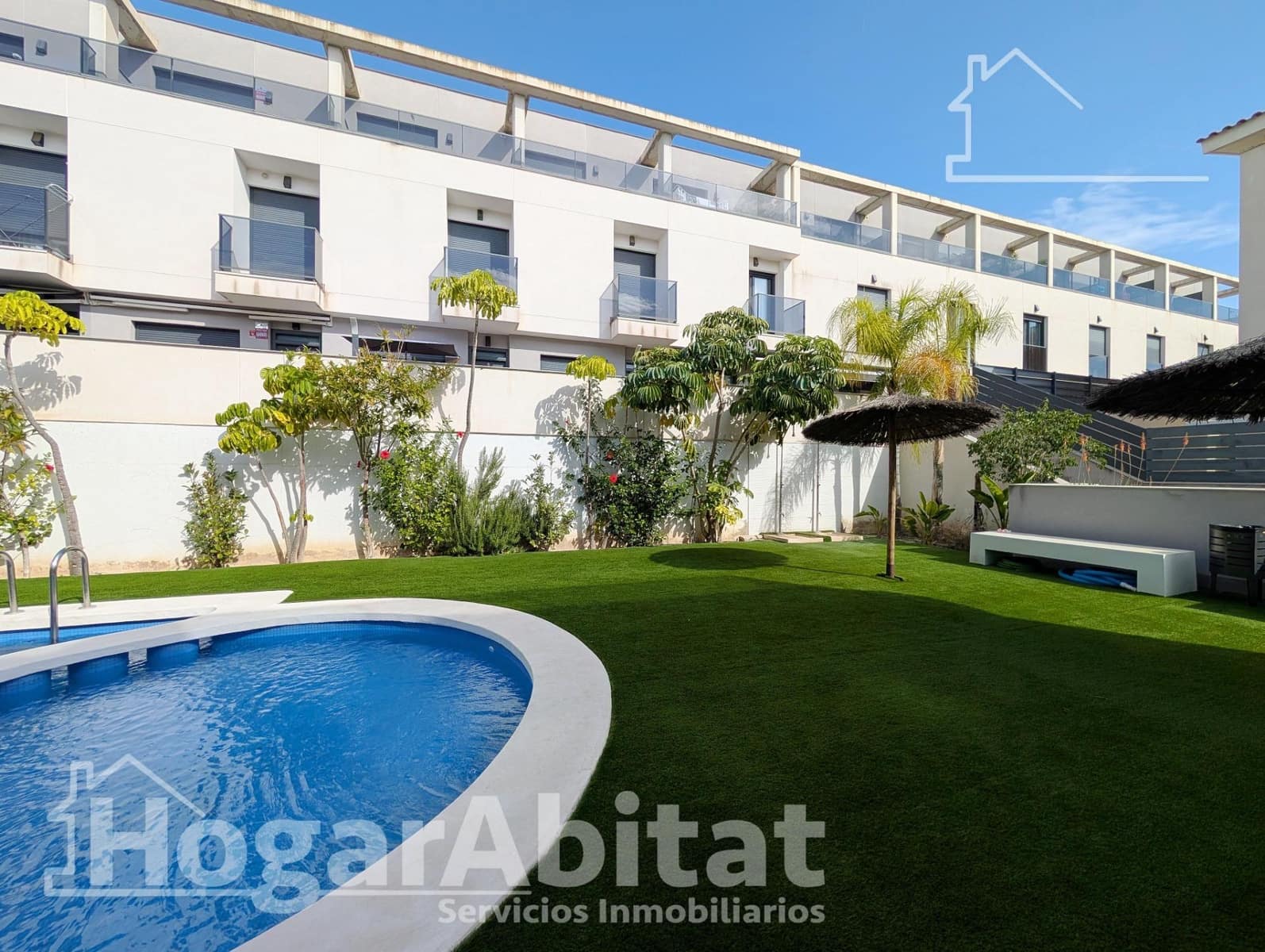 3 slaapkamer Rijtjeshuis te koop in Santa Pola met zwembad garage - € 349.000 (Ref: 10187175)