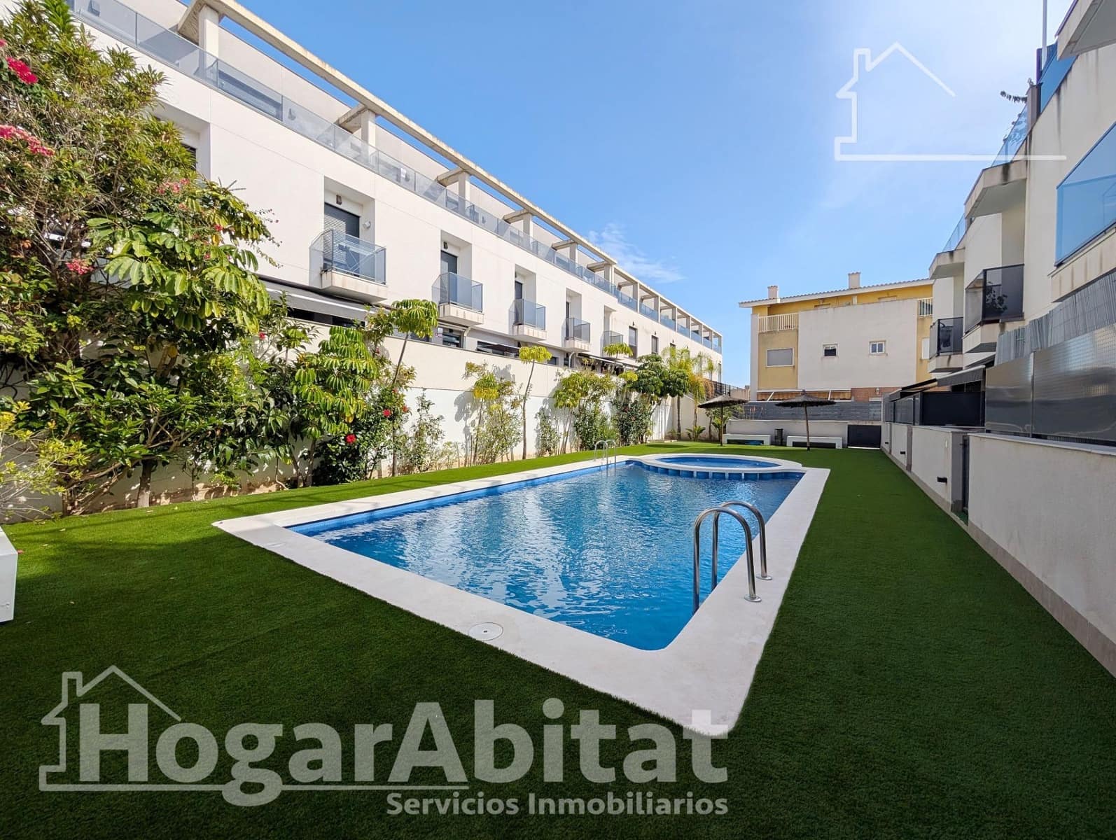 3 slaapkamer Rijtjeshuis te koop in Santa Pola met zwembad garage - € 349.000 (Ref: 10187175)