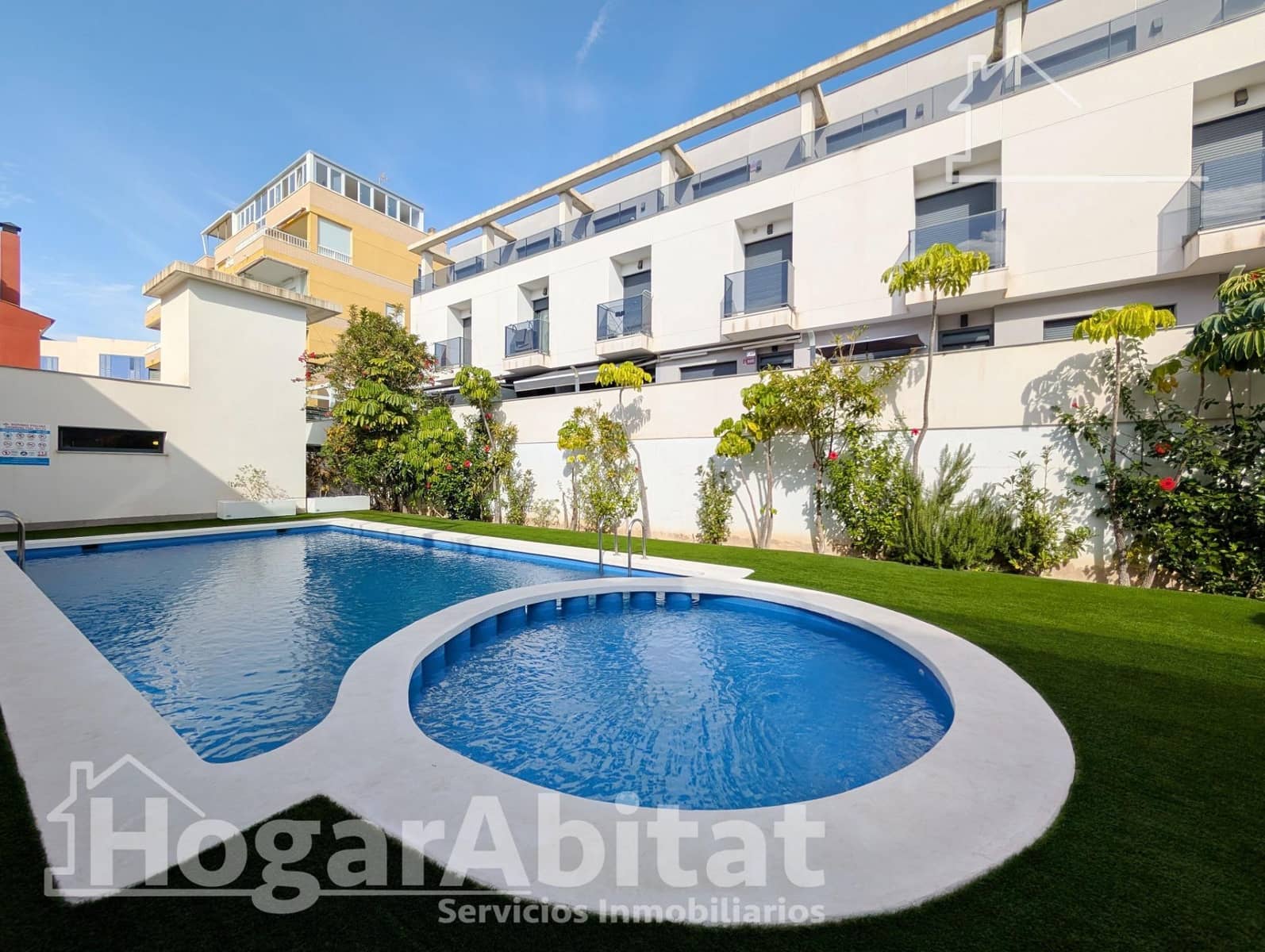 3 slaapkamer Rijtjeshuis te koop in Santa Pola met zwembad garage - € 349.000 (Ref: 10187175)