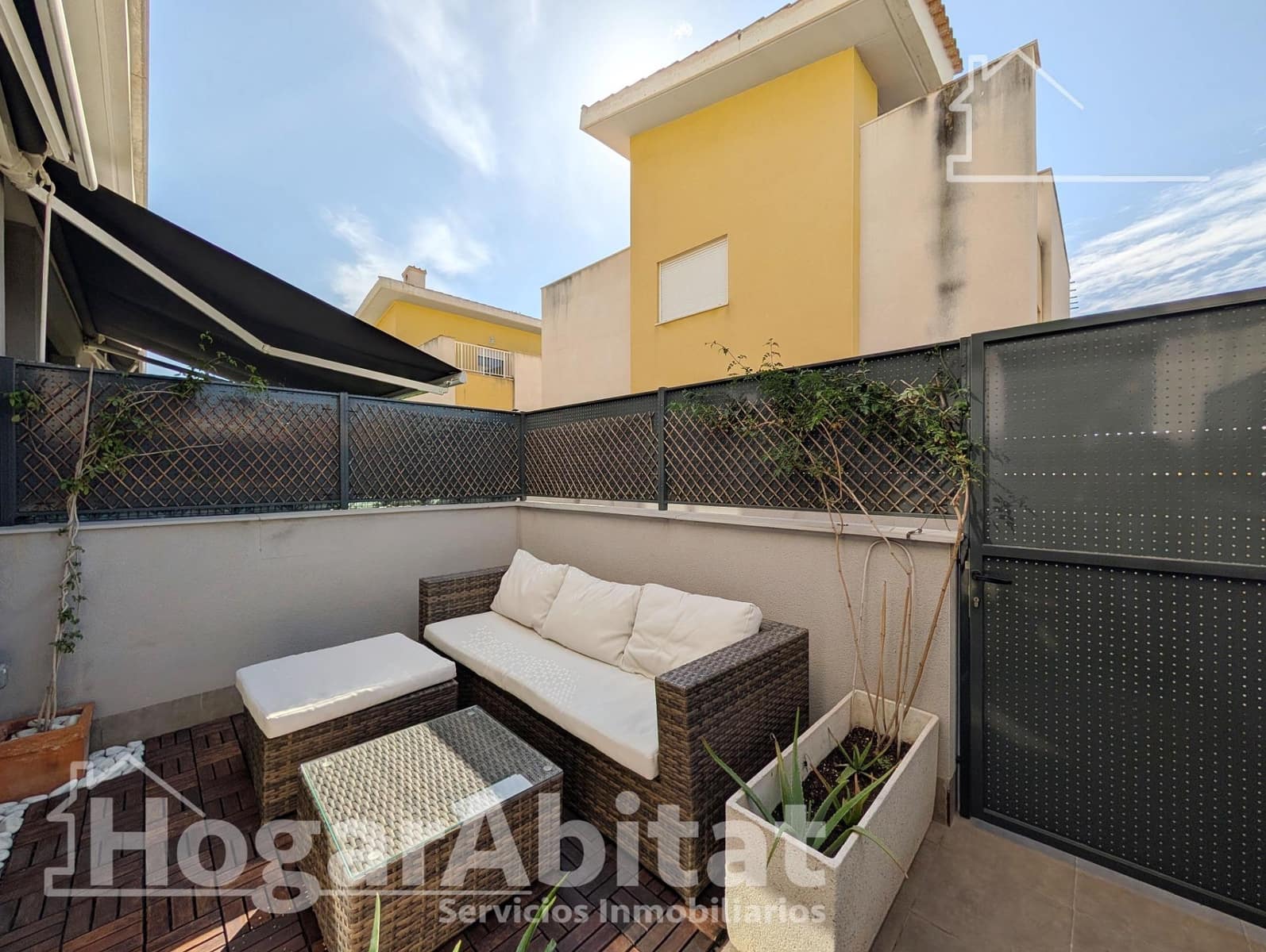 3 slaapkamer Rijtjeshuis te koop in Santa Pola met zwembad garage - € 349.000 (Ref: 10187175)