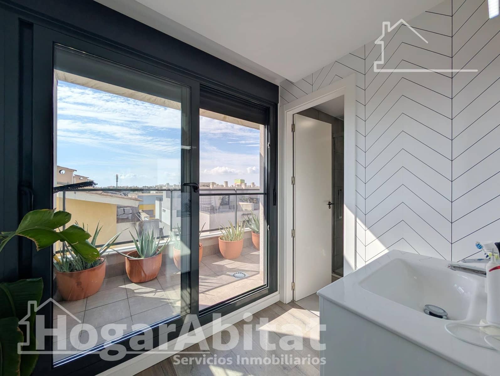 3 slaapkamer Rijtjeshuis te koop in Santa Pola met zwembad garage - € 349.000 (Ref: 10187175)