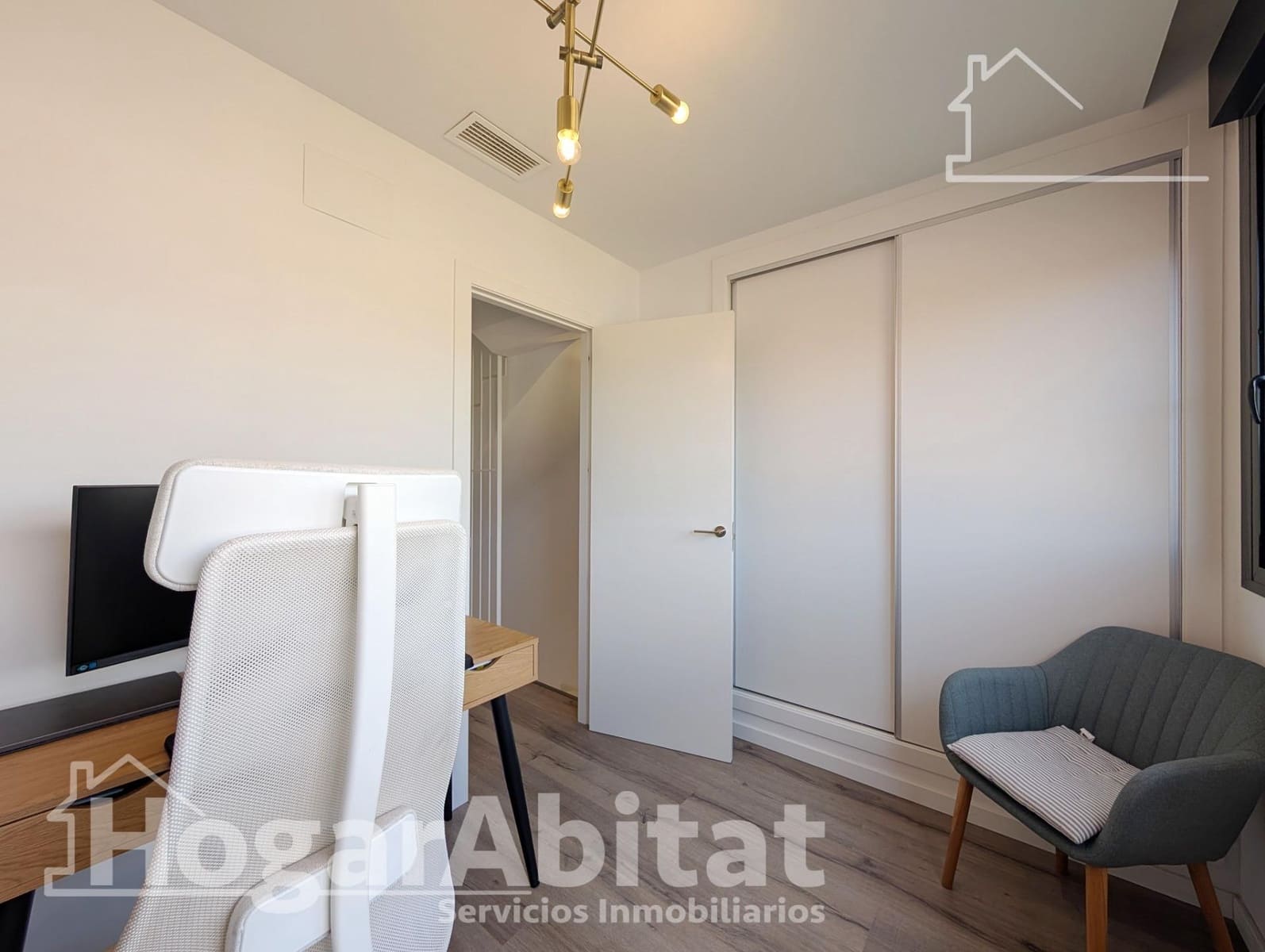 3 slaapkamer Rijtjeshuis te koop in Santa Pola met zwembad garage - € 349.000 (Ref: 10187175)