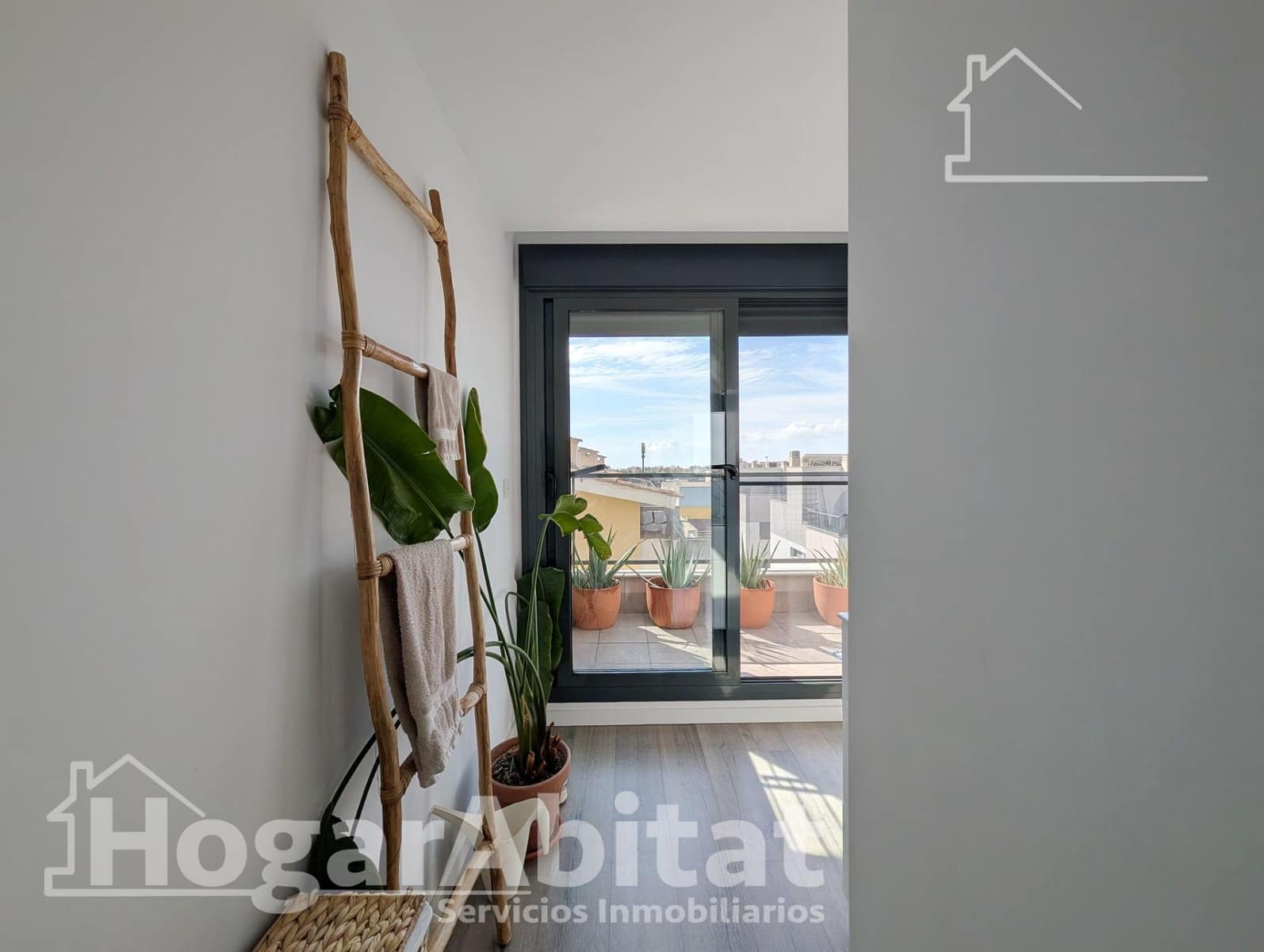 3 slaapkamer Rijtjeshuis te koop in Santa Pola met zwembad garage - € 349.000 (Ref: 10187175)