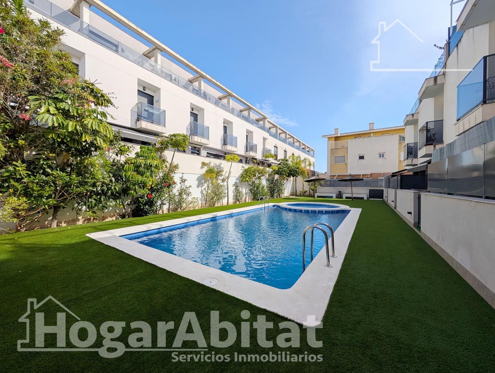3 slaapkamer Rijtjeshuis te koop in Santa Pola met zwembad garage - € 349.000 (Ref: 10187175)