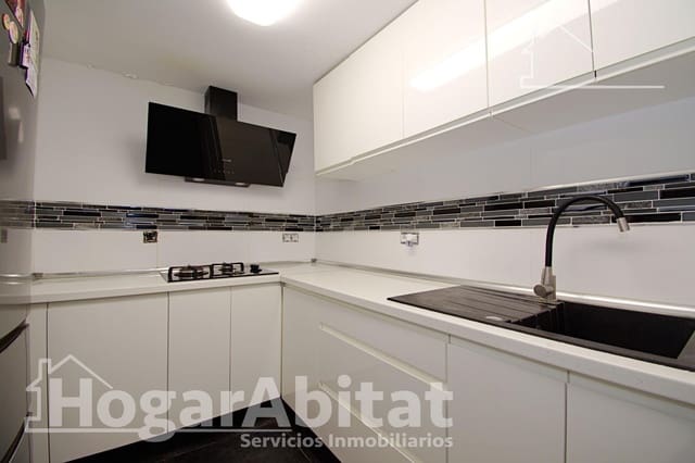 4 chambre Maison de Ville à vendre à Oliva Nova, Oliva - 179 900 € (Ref: 10187194)