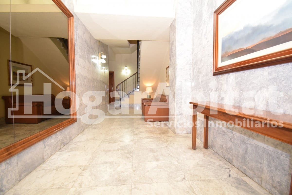 Kontor til salgs i Castello de la Plana - € 220 000 (Ref: 7407876)