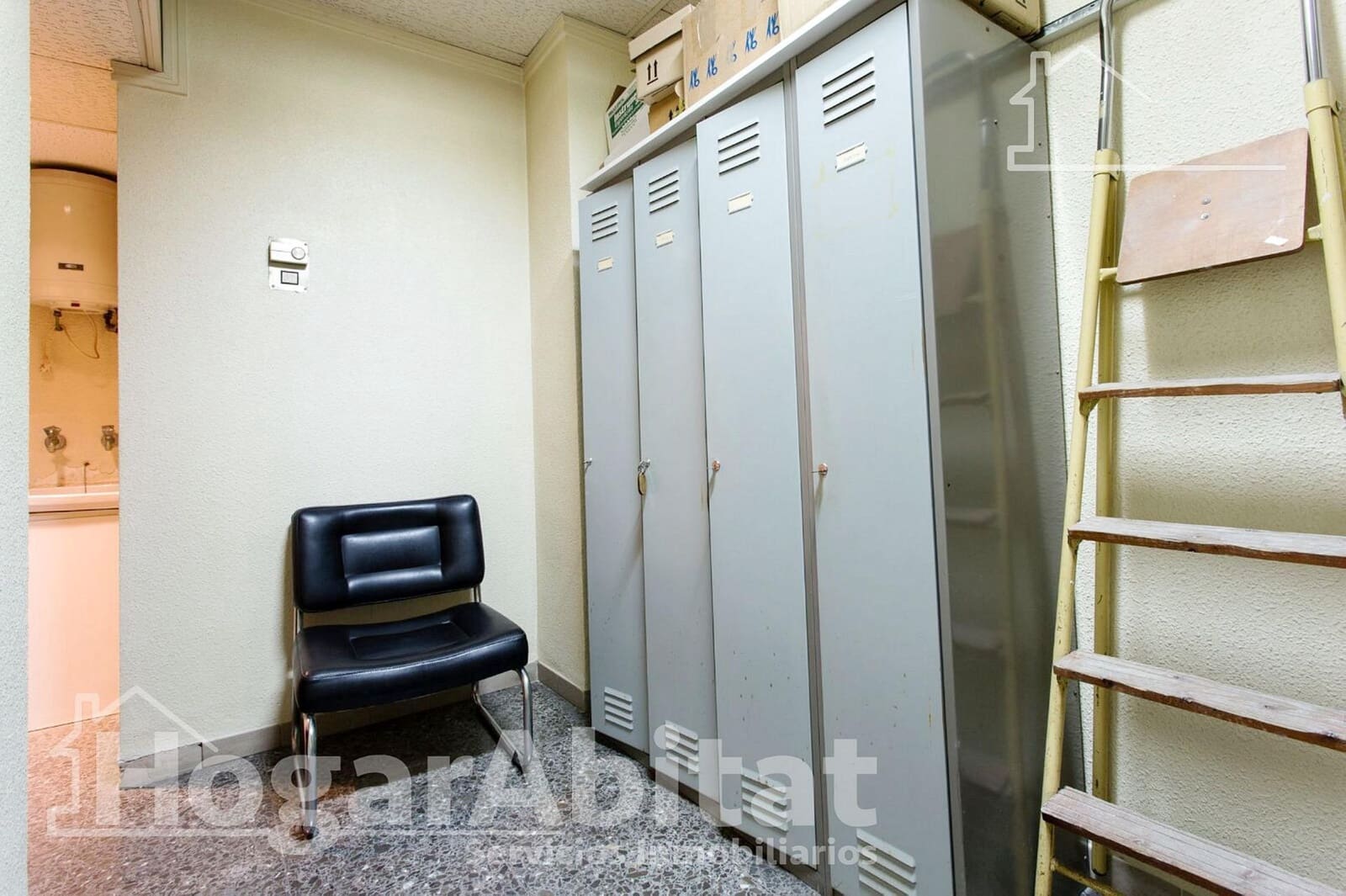 Office for sale in Castello de la Plana - € 95,000 (Ref: 7968552)