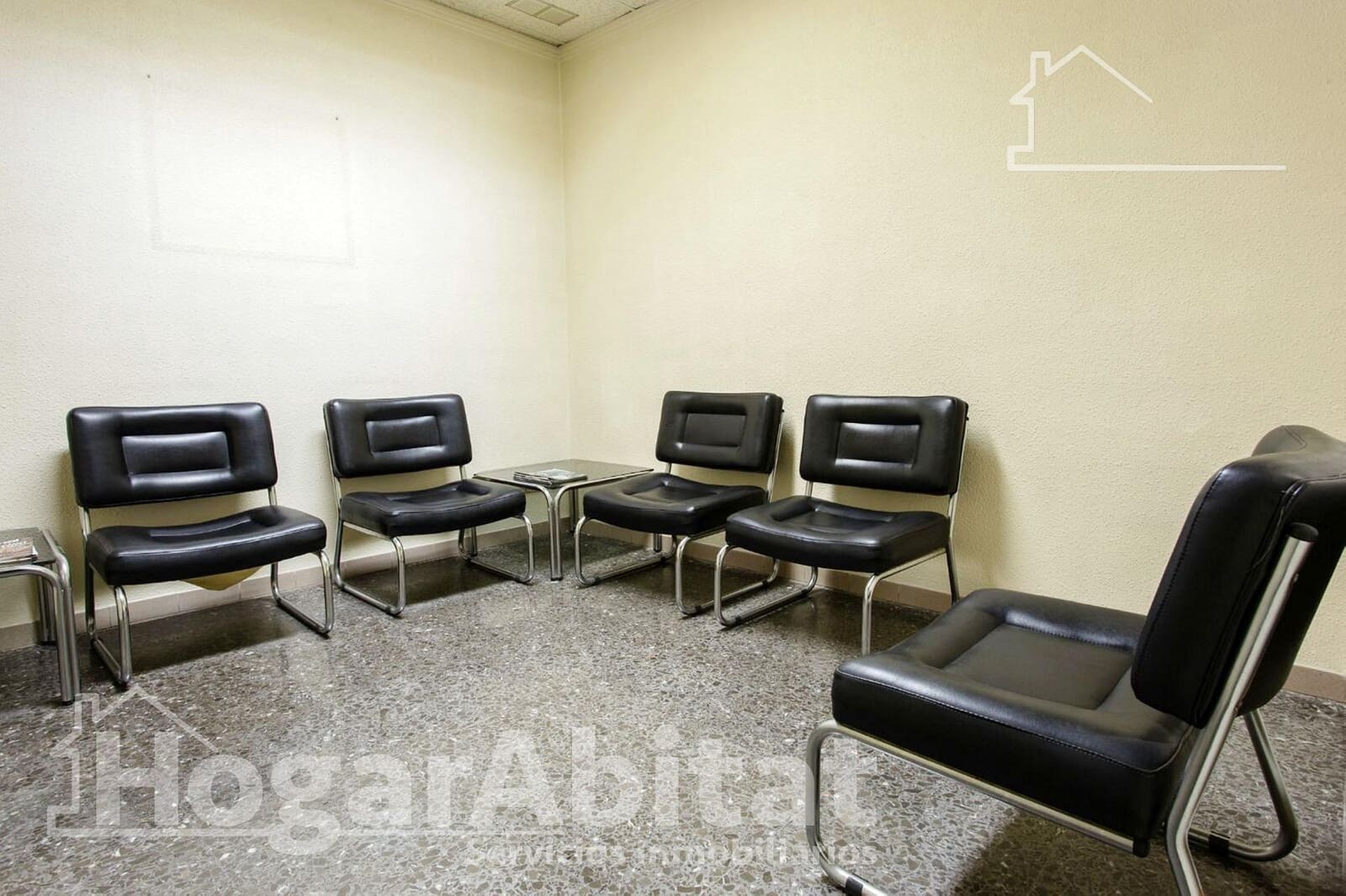 Office for sale in Castello de la Plana - € 95,000 (Ref: 7968552)