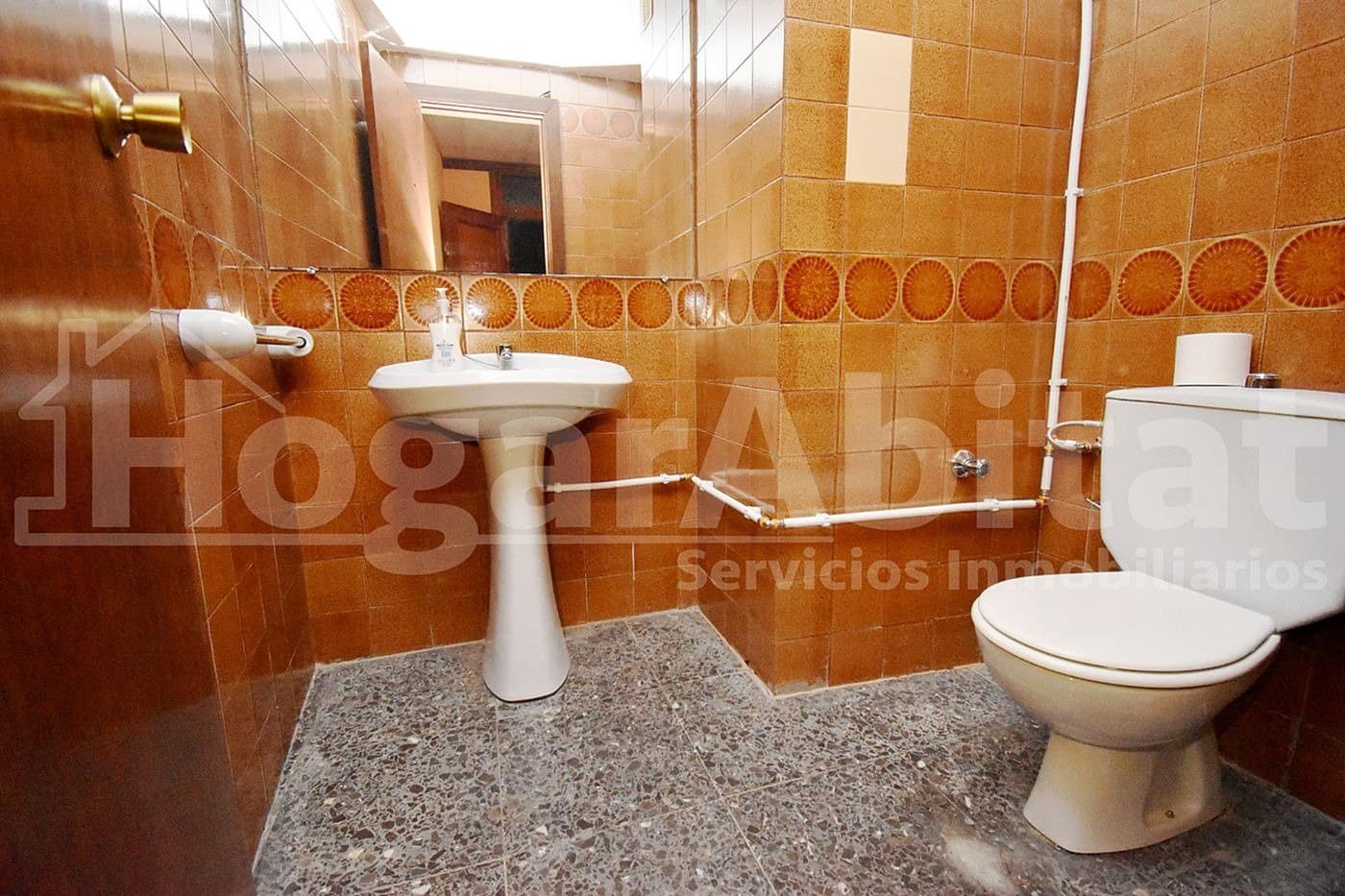 Kontor til salg i Castello de la Plana - € 110.000 (Ref: 8173103)