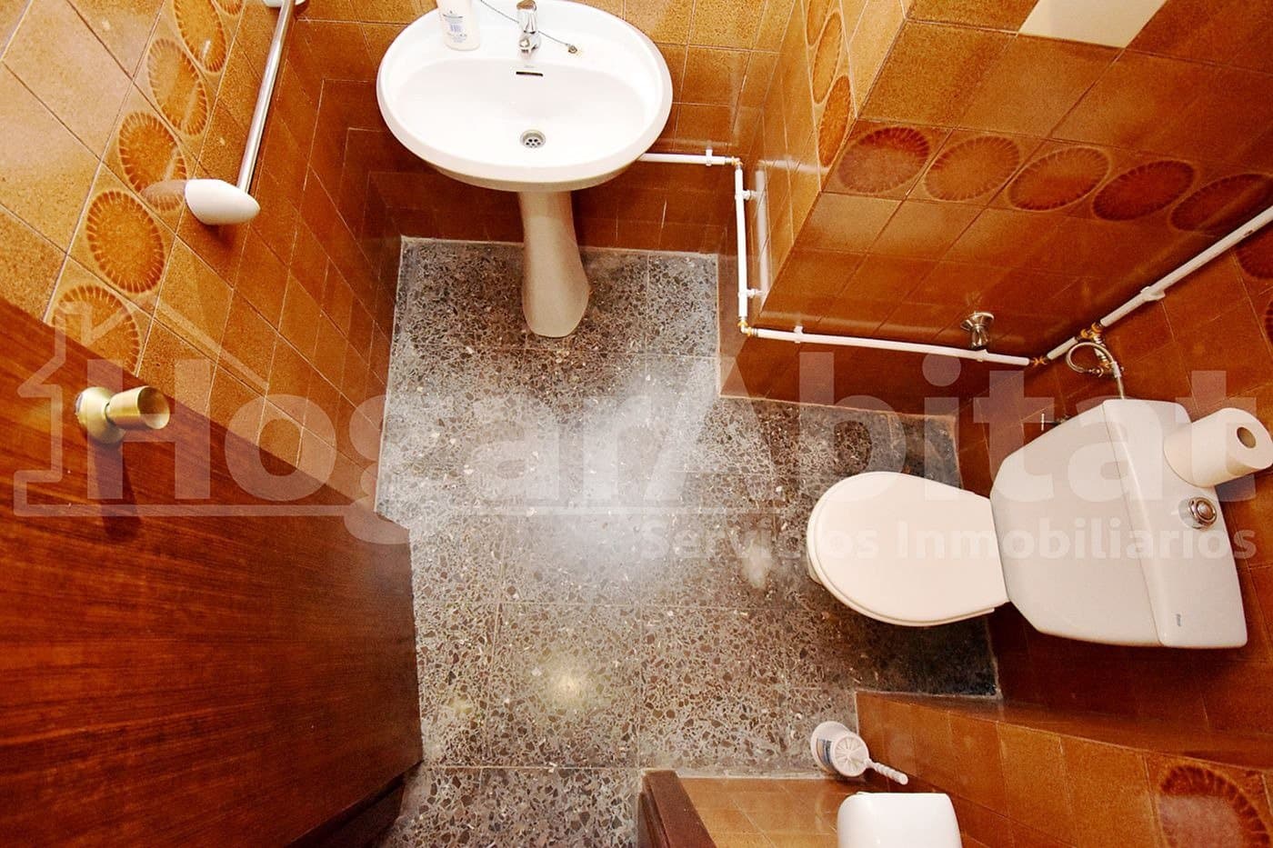 Kontor til salg i Castello de la Plana - € 110.000 (Ref: 8173103)