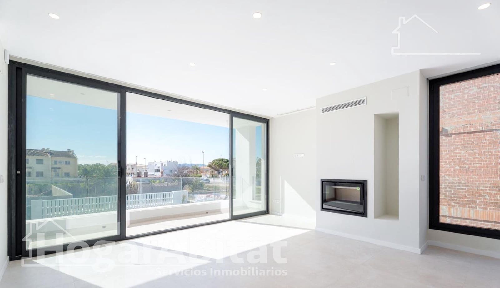 2 soverom Villa til salgs i Oliva med svømmebasseng garasje - € 950 000 (Ref: 8419523)