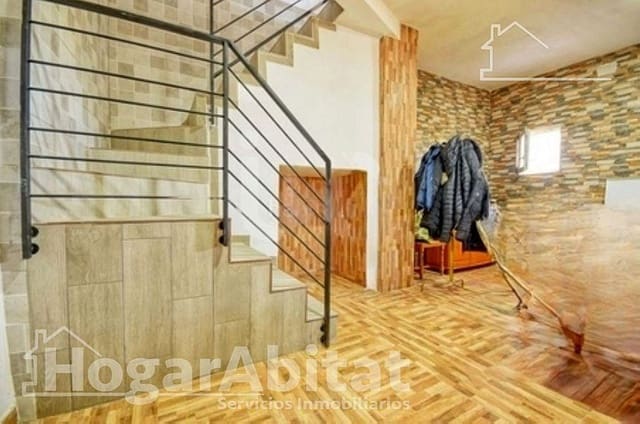 4 bedroom Villa for sale in Xàtiva with garage - € 190,000 (Ref: 8481945)