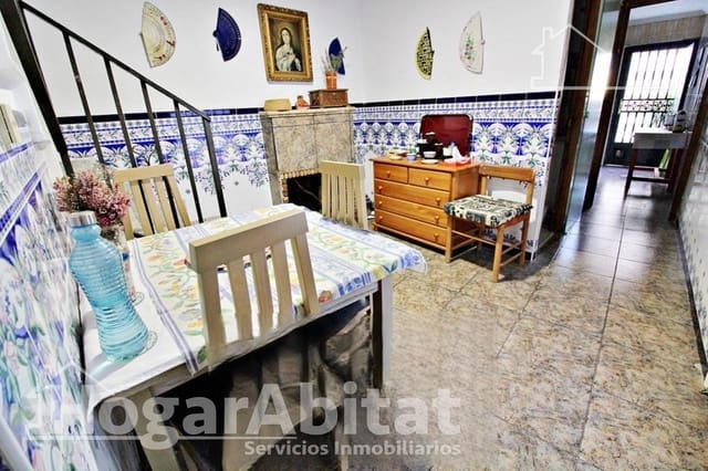 4 bedroom Townhouse for sale in Torre Endoménech - € 60,000 (Ref: 8531814)