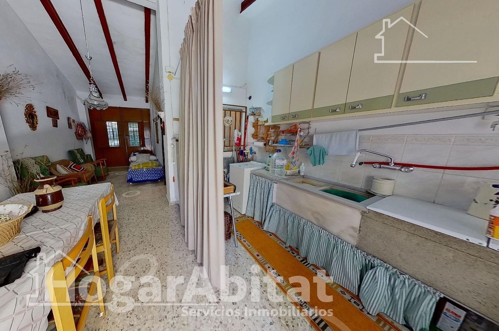 7 bedroom Townhouse for sale in Cortes de Pallas with garage - € 120,000 (Ref: 8662936)