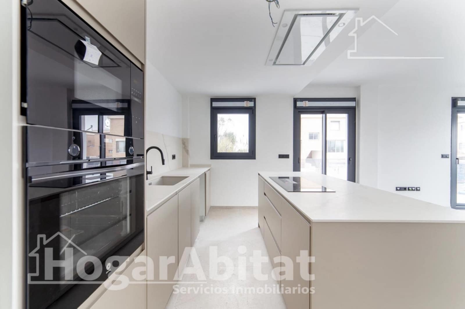 3 bedroom Flat for sale in Oliva with pool garage - € 425,000 (Ref: 8857115)