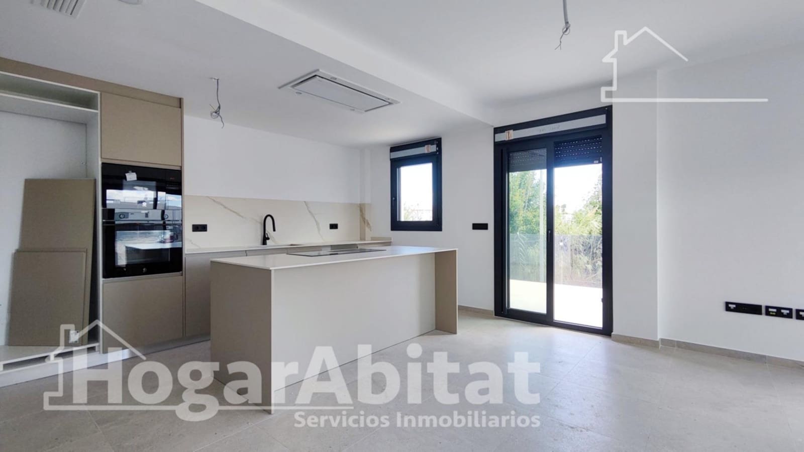 3 bedroom Flat for sale in Oliva with pool garage - € 425,000 (Ref: 8857115)