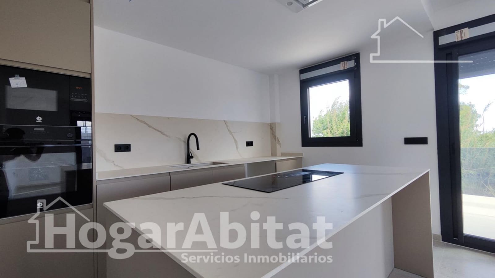 3 bedroom Flat for sale in Oliva with pool garage - € 425,000 (Ref: 8857115)