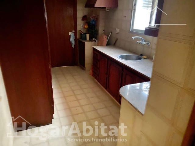 6 bedroom Townhouse for sale in La Pobla Llarga - € 130,000 (Ref: 8869715)