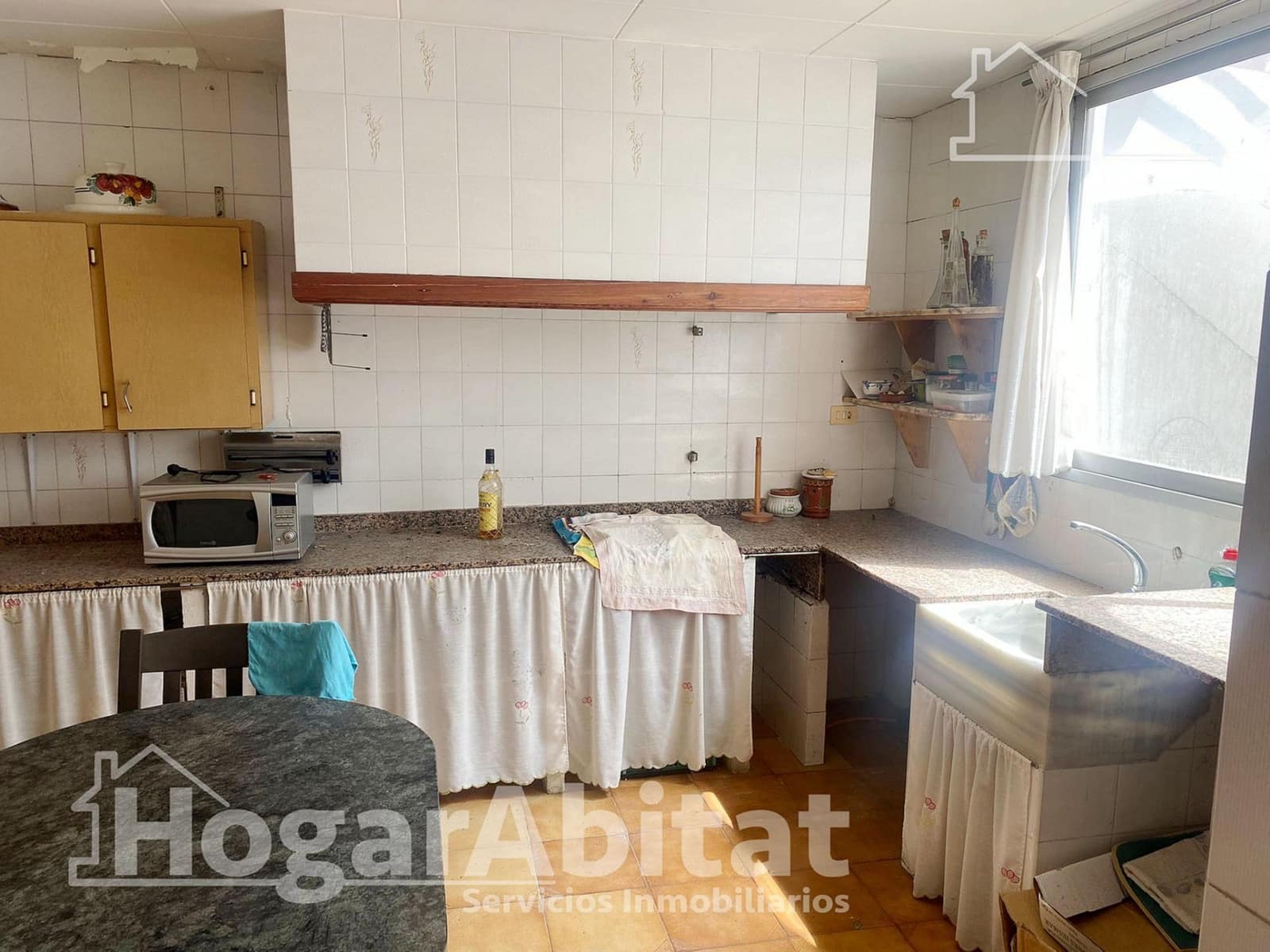 6 soveværelse Byhus til salg i La Pobla Llarga - € 130.000 (Ref: 8869715)