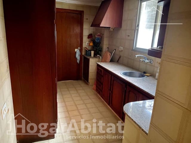 6 bedroom Townhouse for sale in La Pobla Llarga - € 130,000 (Ref: 8869715)