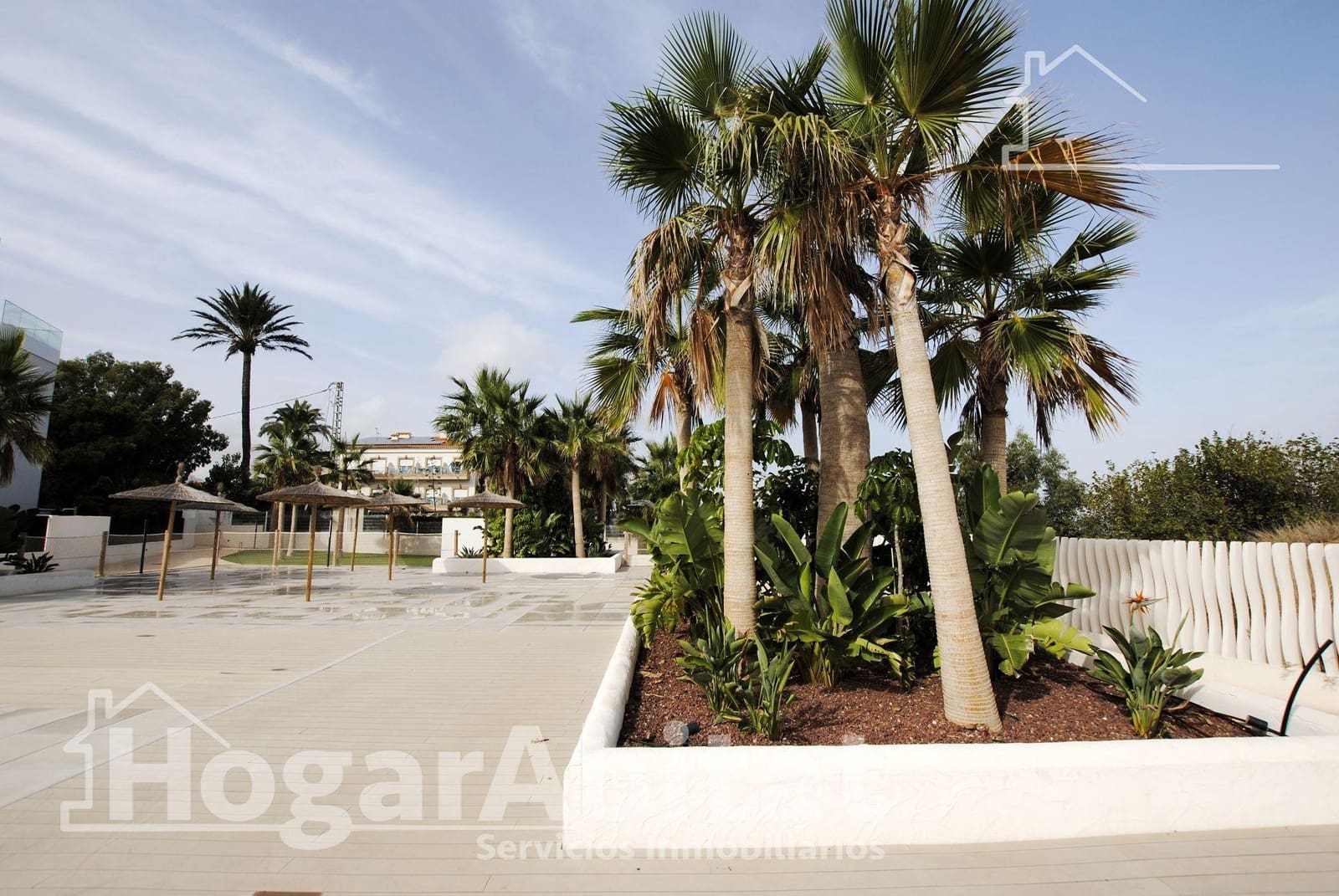 Piso de 2 habitaciones en Dénia en venta con piscina garaje - 359.000 € (Ref: 8893220)