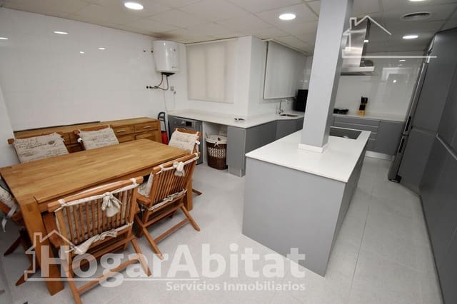 4 bedroom Flat for sale in Burriana / Borriana with garage - € 160,000 (Ref: 8937029)