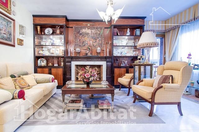 4 soveværelse Lejlighed til salg i Centro, Castelló de la Plana med garage - € 239.000 (Ref: 8961647)