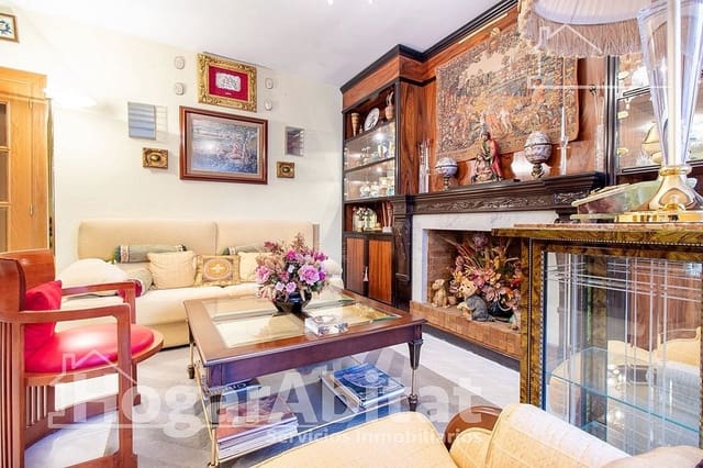4 soveværelse Lejlighed til salg i Centro, Castelló de la Plana med garage - € 239.000 (Ref: 8961647)