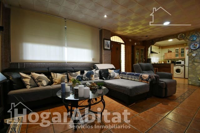 3 Zimmer Villa zu verkaufen in Llaurí mit Pool Garage - 177.900 € (Ref: 9142926)