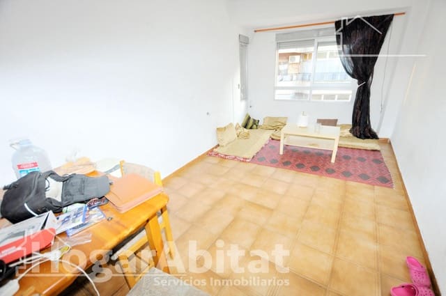 Piso de 3 habitaciones en Llíria en venta - 99.000 € (Ref: 9159524)