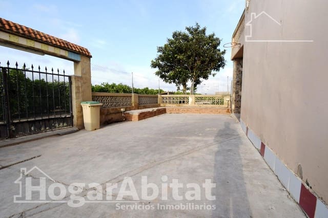 Chalet de 3 habitaciones en Chiva en venta con piscina garaje - 115.000 € (Ref: 9162324)