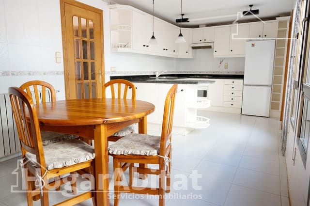 6 bedroom Townhouse for sale in Les Coves de Vinromà with garage - € 220,000 (Ref: 9215113)