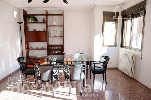 6 bedroom Townhouse for sale in Les Coves de Vinromà with garage - € 220,000 (Ref: 9215113)