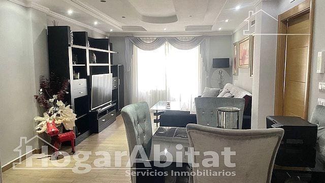 Piso de 3 habitaciones en Torrevieja en venta con piscina garaje - 350.000 € (Ref: 9220013)
