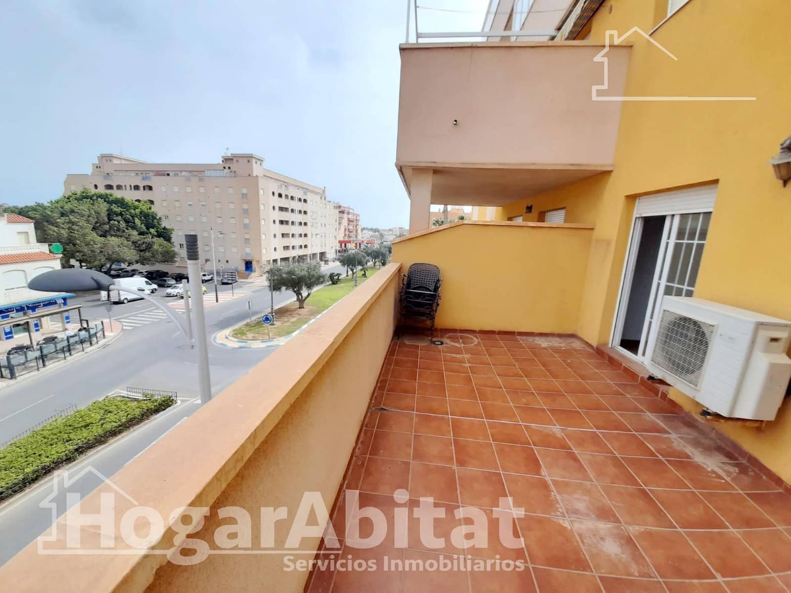 2 slaapkamer Penthouse te koop in Roquetas de Mar met zwembad - € 150.000 (Ref: 9252040)