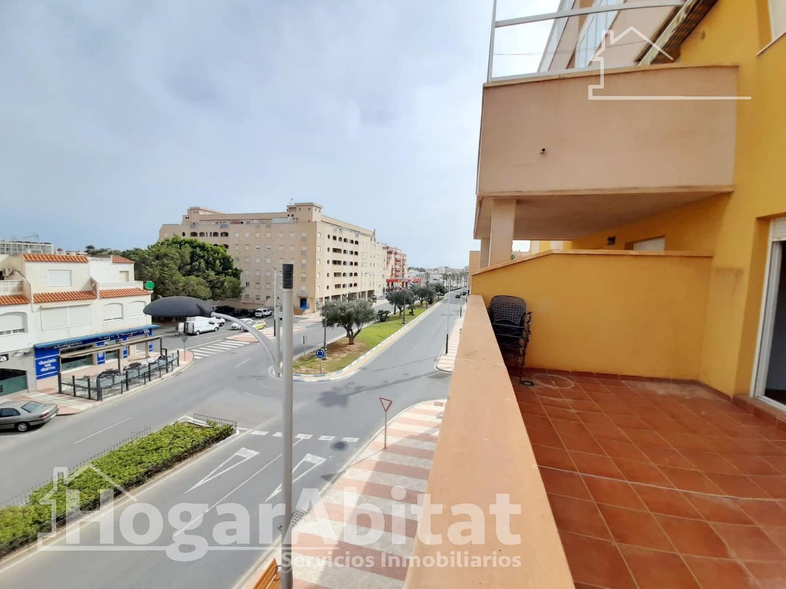 2 slaapkamer Penthouse te koop in Roquetas de Mar met zwembad - € 150.000 (Ref: 9252040)